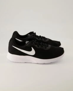 Nike Nike Tanjun In Schwarz 1 Nike Nike Tanjun In Schwarz -Tretter Geschaft T 65110400157 pic2